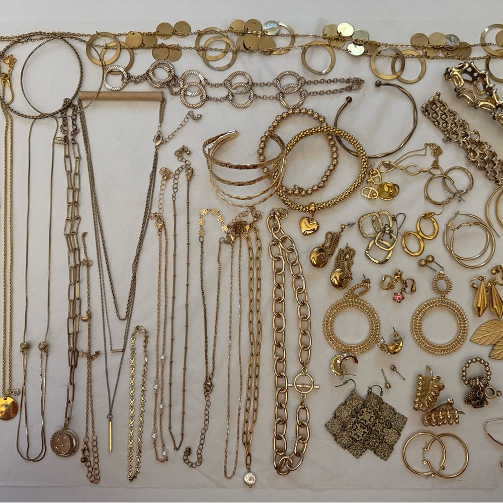 1lb Gold Tone Jewelry Lot Vintage Costume Wearable Mixed 16oz Bulk Assorted #001